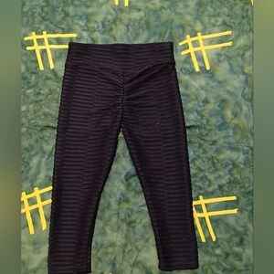 Sleek Black Textured Leggings